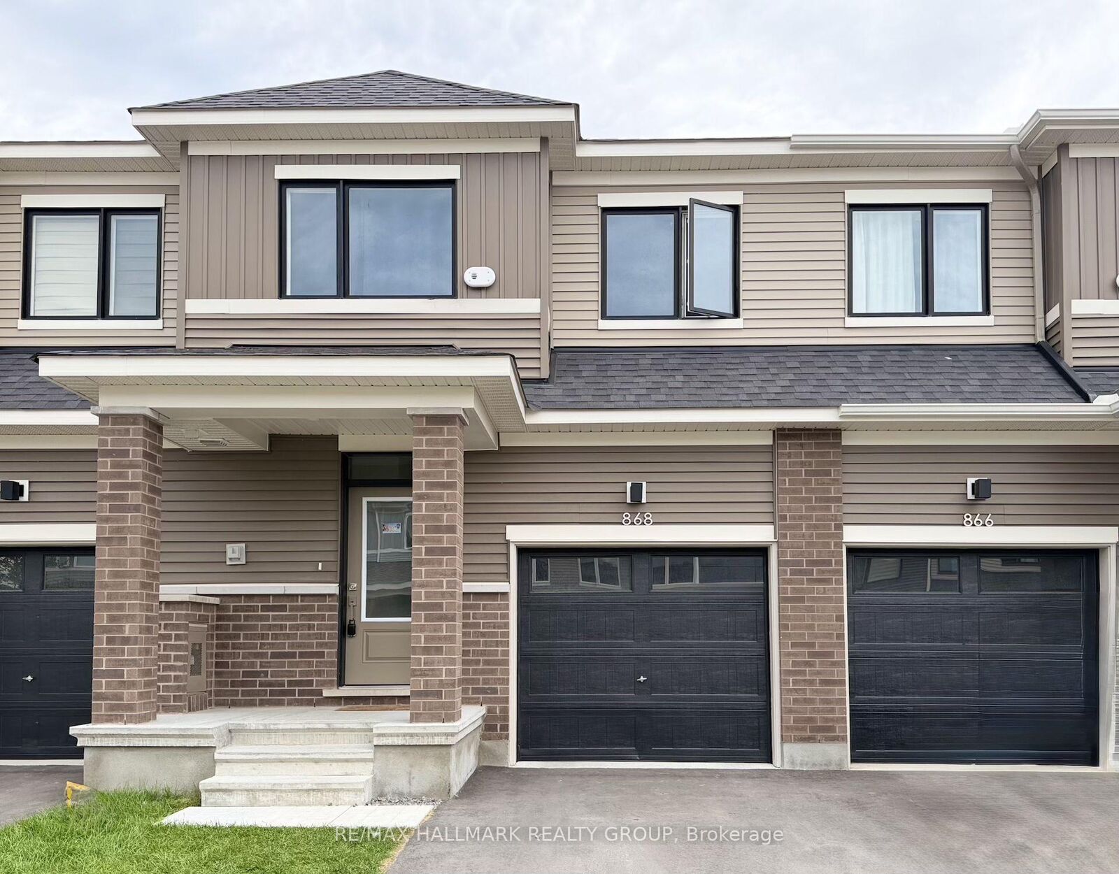 Property Photo:  868 Andesite Terrace  ON K2J 7H4 