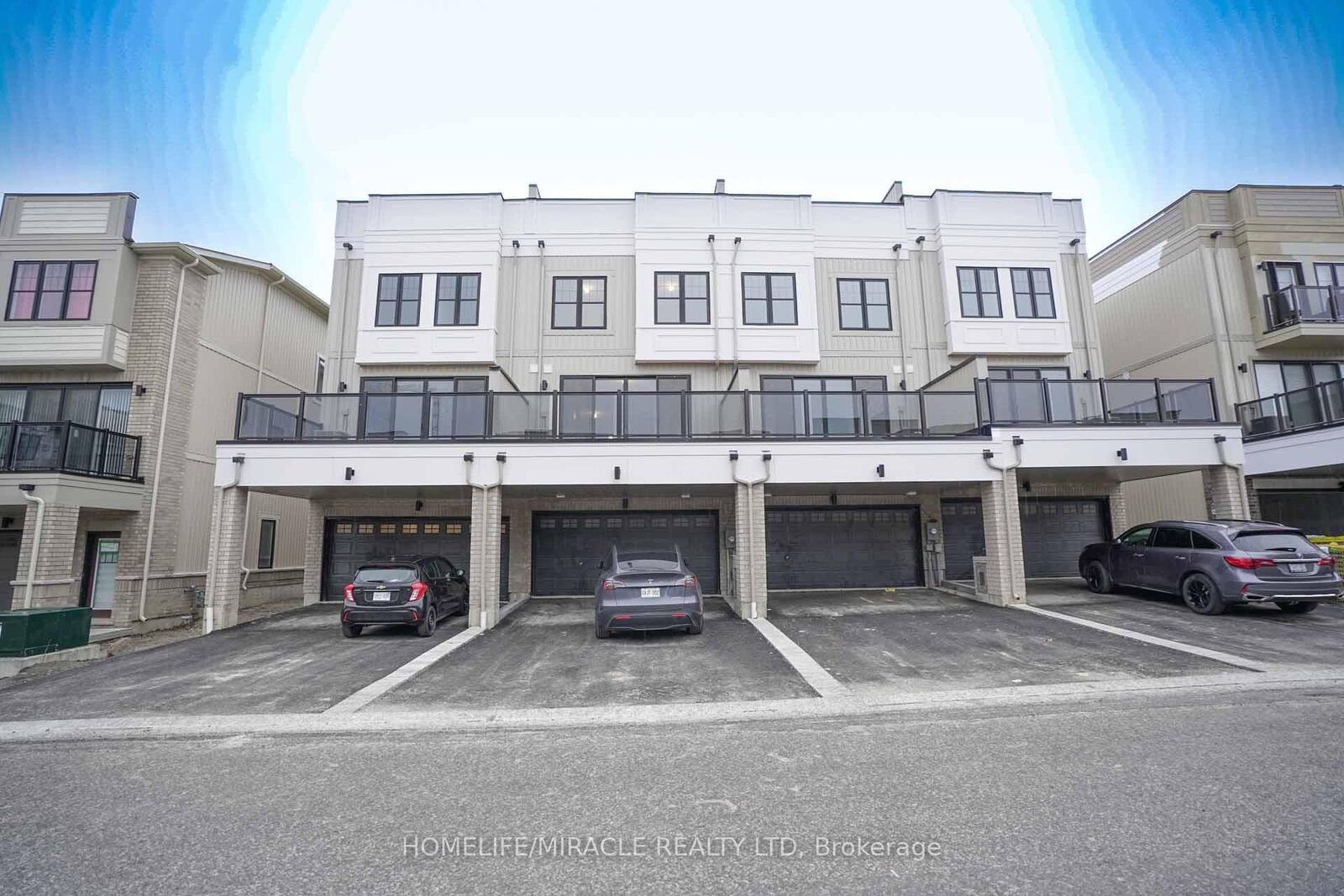 Property Photo:  1561 Green Road  ON L1C 7E5 