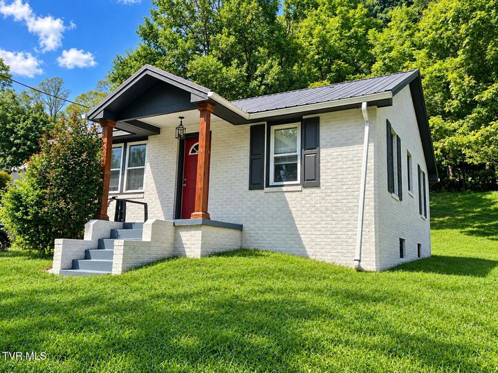 Property Photo:  201 McNeil Street  TN 37665 