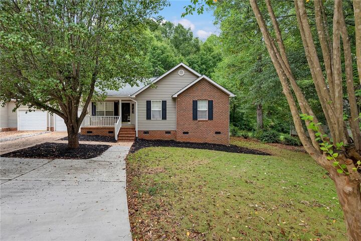 Property Photo:  154 Ashton Lane  SC 29621 