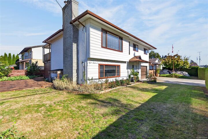 Property Photo:  1083 26th St  BC V9N 7G1 