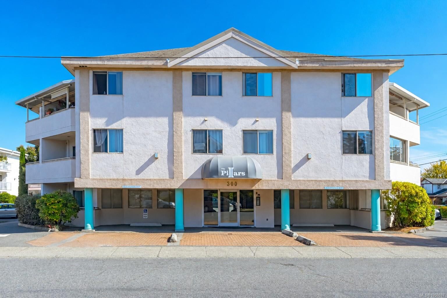 Property Photo:  300 Bundock Ave #204  BC V9L 3N9 