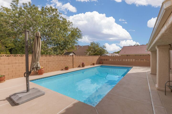 Property Photo:  1355 E Saint James Ln  UT 84790 