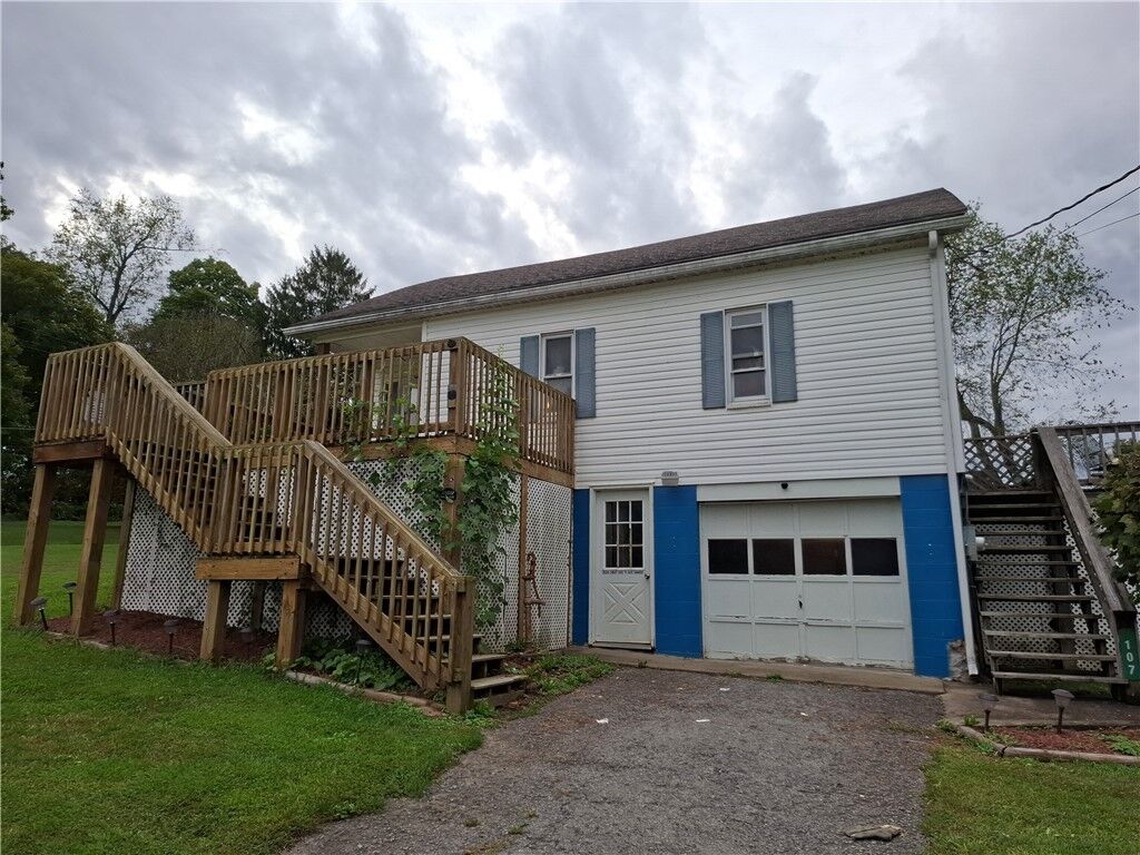 Property Photo:  107 Sawmill Rd  PA 15370 