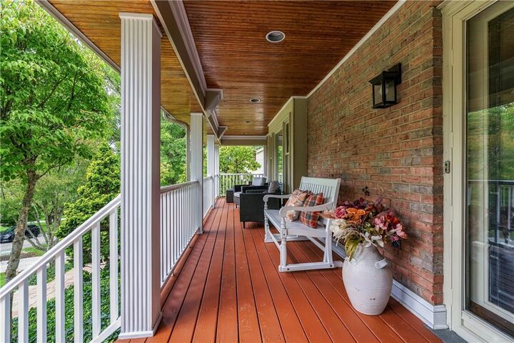 Property Photo:  117 Yorktown Rd  PA 15317 