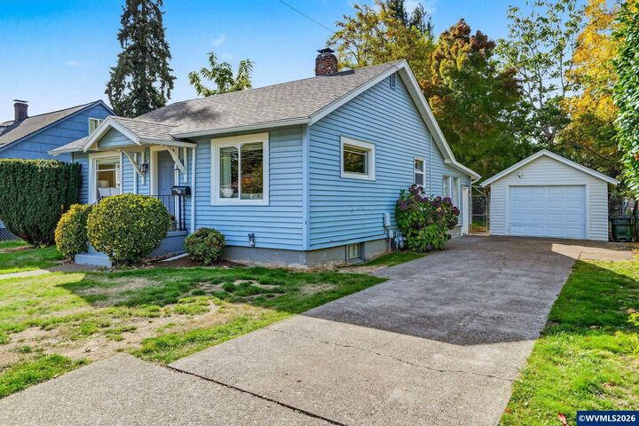 Property Photo:  565 25th St SE  OR 97301 