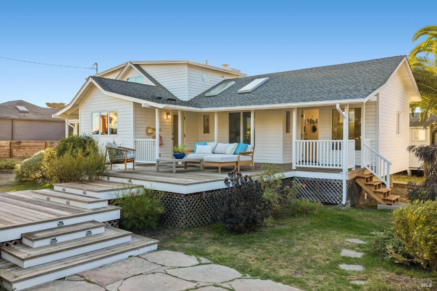 Property Photo:  16 Calle Del Onda  CA 94970 