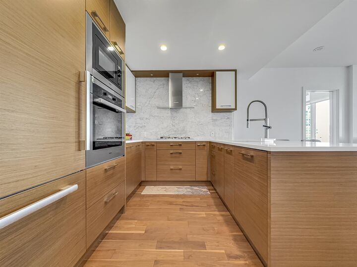 Property Photo:  4360 Beresford Street 17xx  BC V5H 0G2 