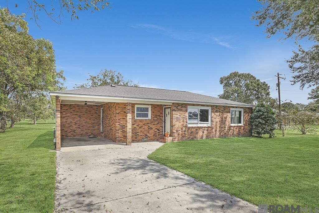 Property Photo: 7300 Island Rd LA 70749