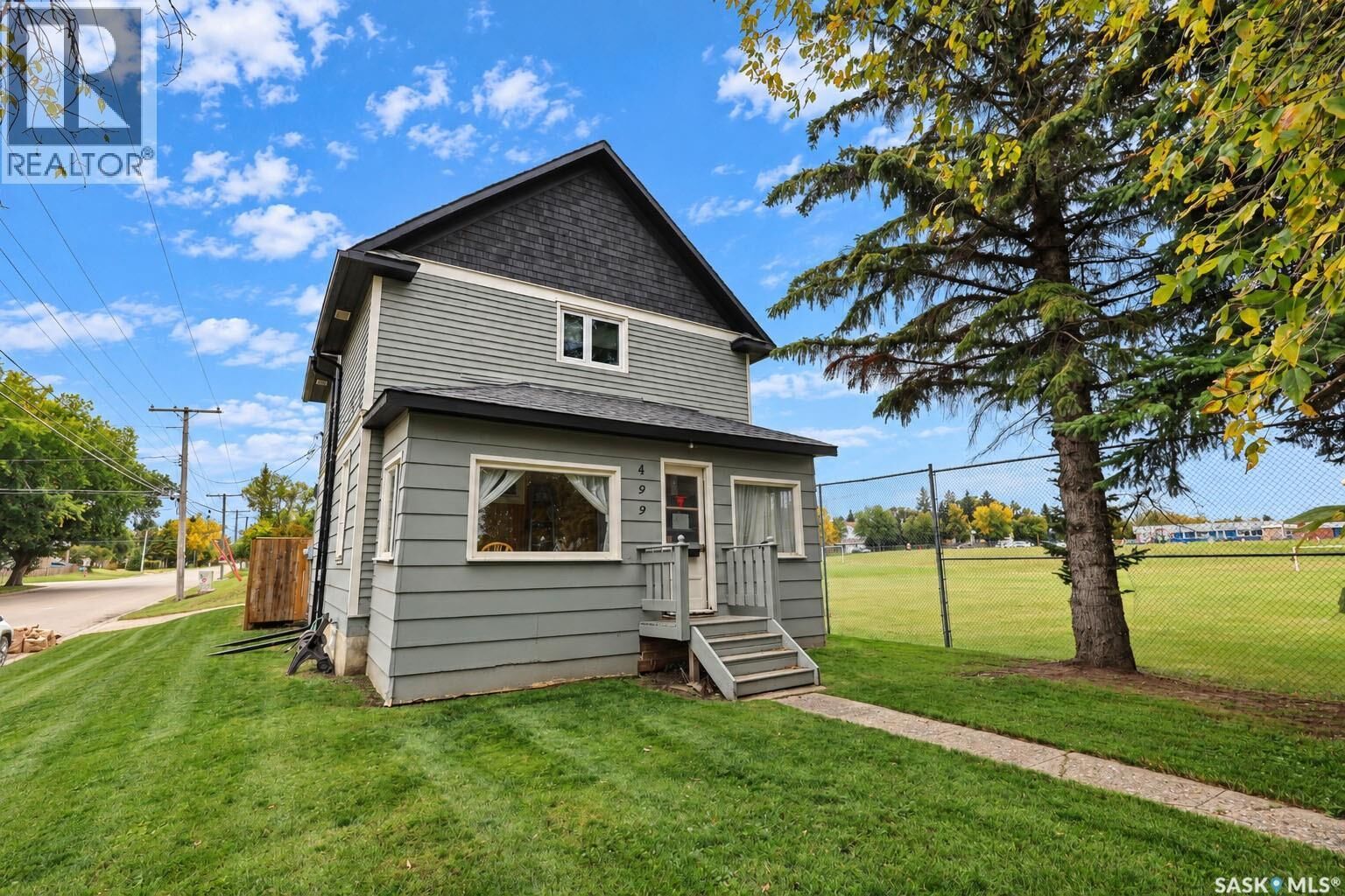 Property Photo:  499 23rd Street E  SK S6V 1P9 