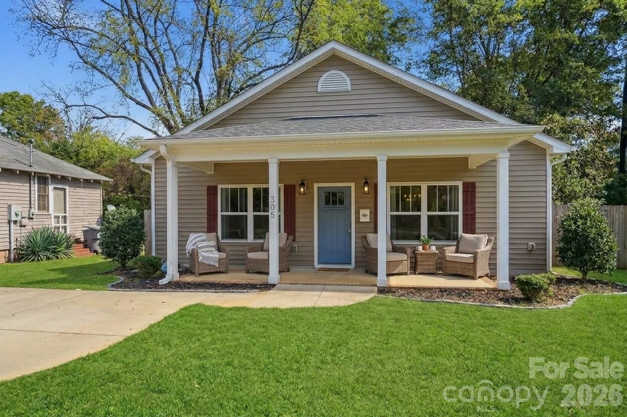 Property Photo:  305 Harrison Street  NC 28208 