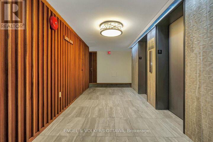 Property Photo:  373 Laurier Avenue East 5  ON K1N 8X6 