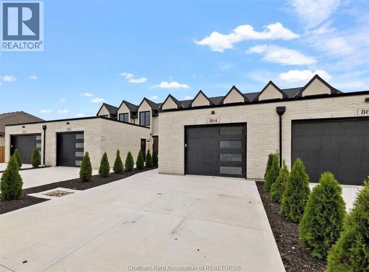 Property Photo:  866 Park Avenue West  ON N7M 6G1 