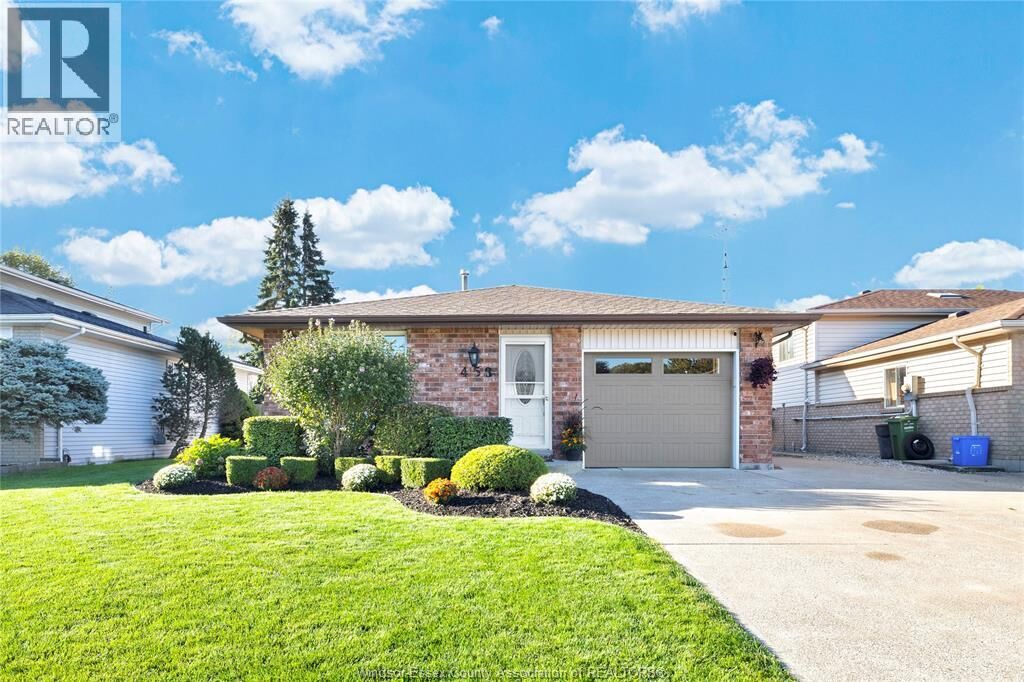 Property Photo:  458 Desjardins  ON N0R 1A0 