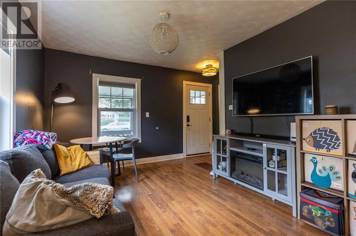 Property Photo:  121 Mead Boulevard  ON P5E 1S5 