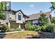 Property Photo: 9 Foxrun Lane ON K1V 9W4