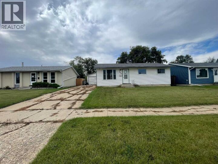 Property Photo:  3406 48 Avenue  SK S9V 1A9 