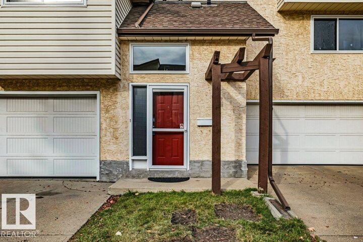 Property Photo: 3811 85 Street NW 24 AB T6K 4C7