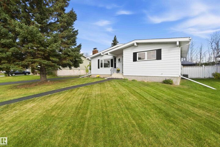 Property Photo: 5907 53A Avenue AB T0A 2W0