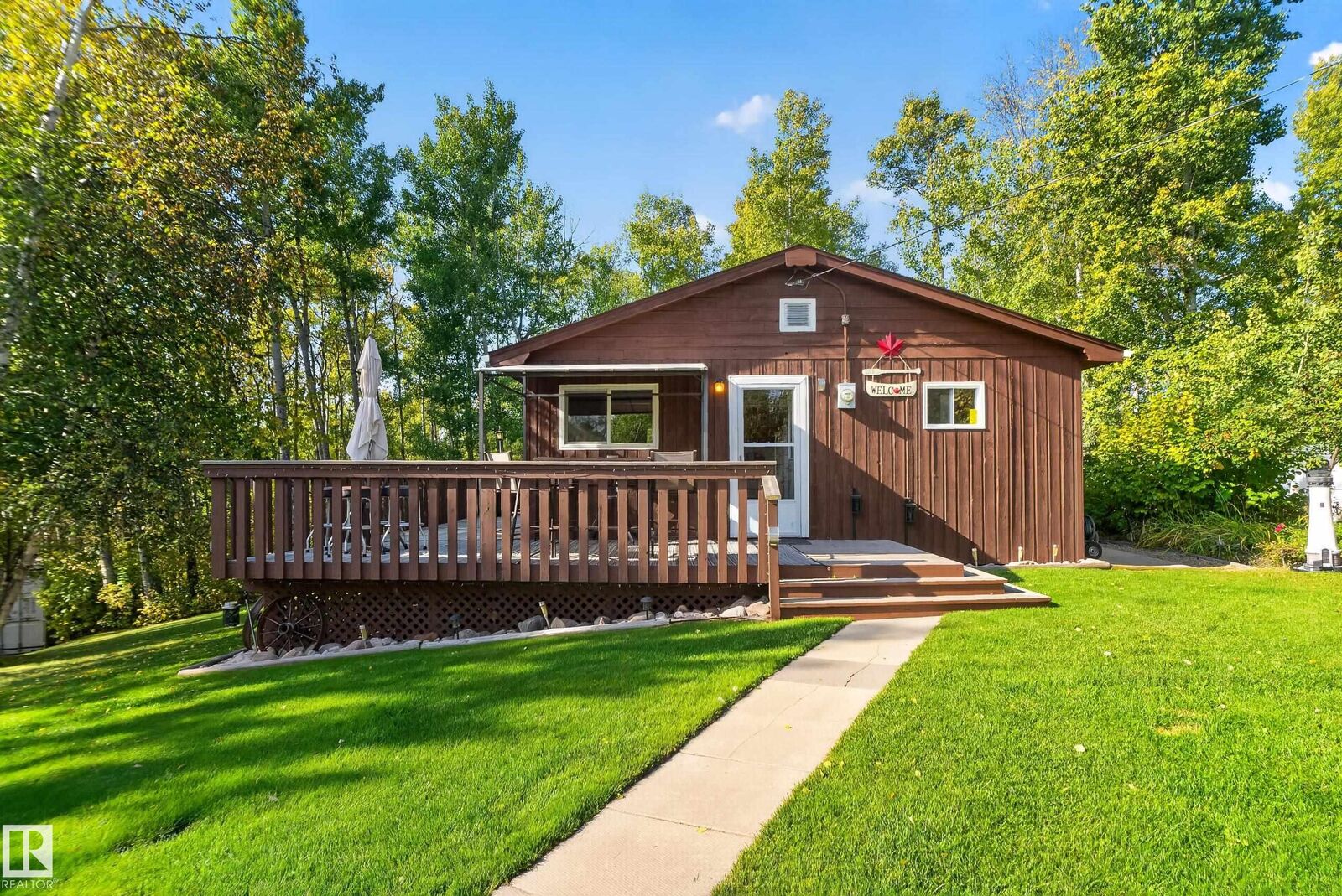 Property Photo:  9 Horseshoe Crescent  AB T0E 1A0 