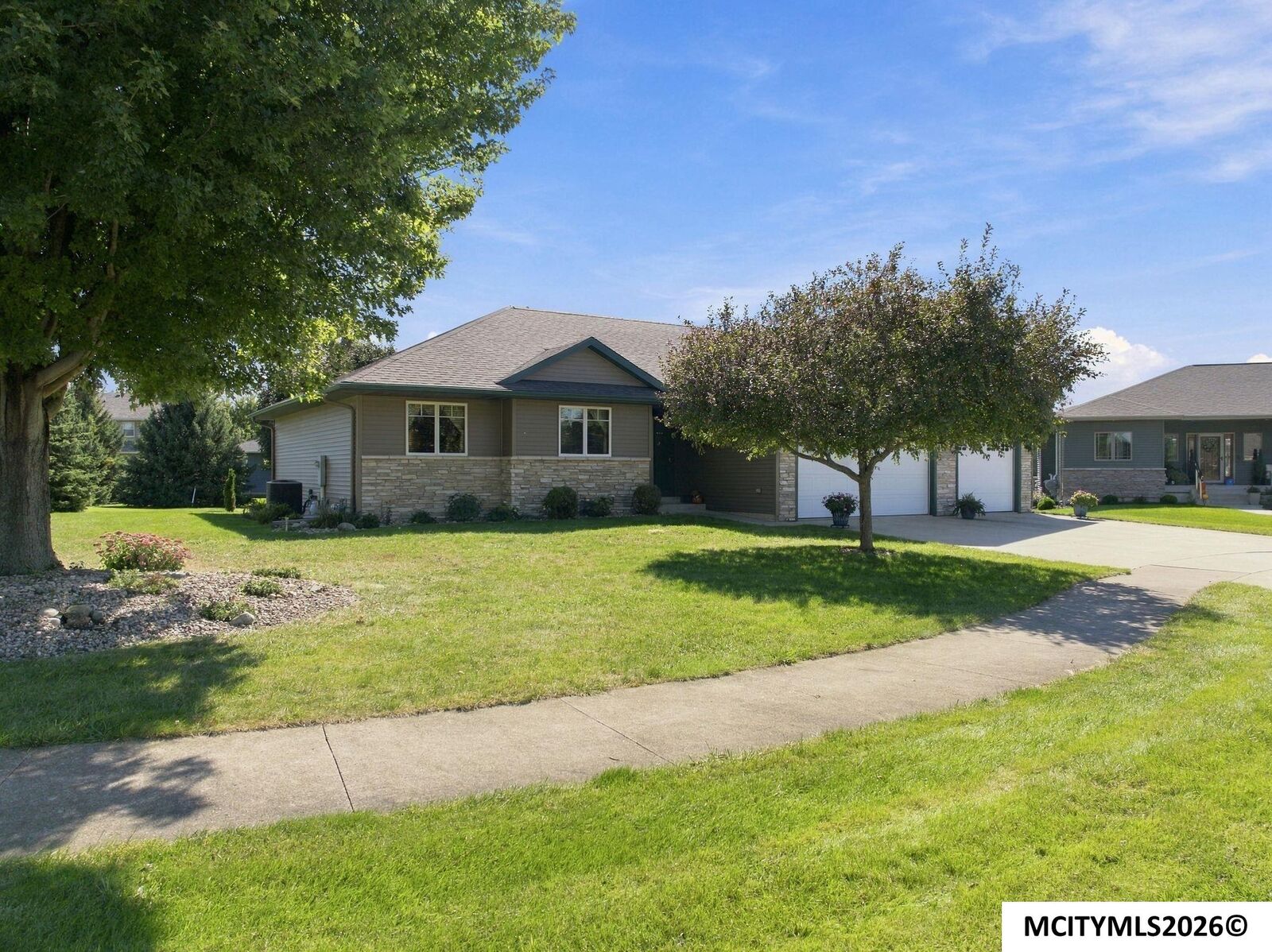 Property Photo: 2923 Morning Star Ct IA 50401