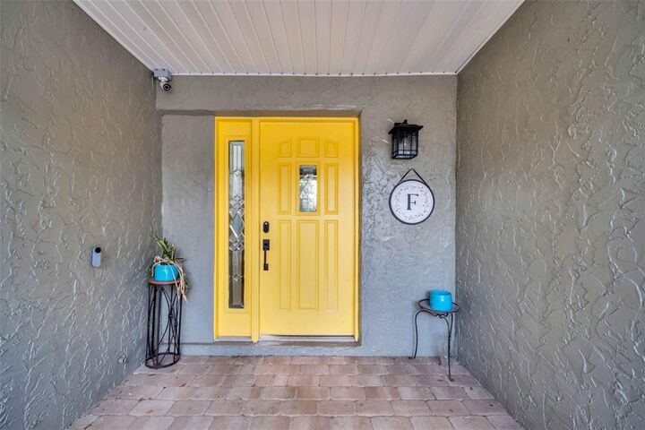 Property Photo:  3992 Orchard Hill Circle  FL 34684 