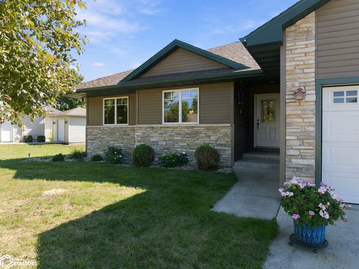 Property Photo: 2923 Morning Star Court IA 50401