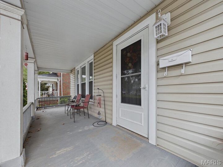 Property Photo:  518 W Pearl Street  IL 62052 