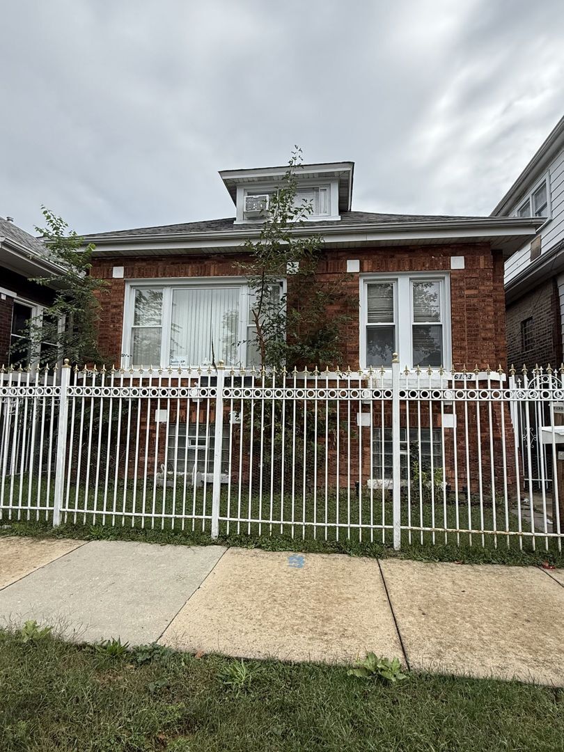 Property Photo: 6123 S Washtenaw Avenue IL 60629