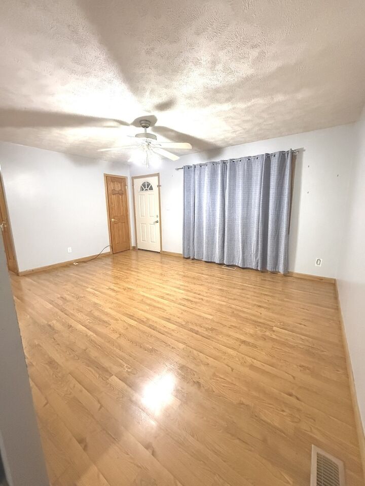 Property Photo:  1305 Glenwood Road  IL 61704 