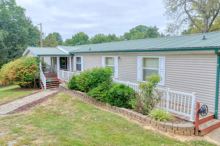 Property Photo: 405 S McBride Road IL 62907