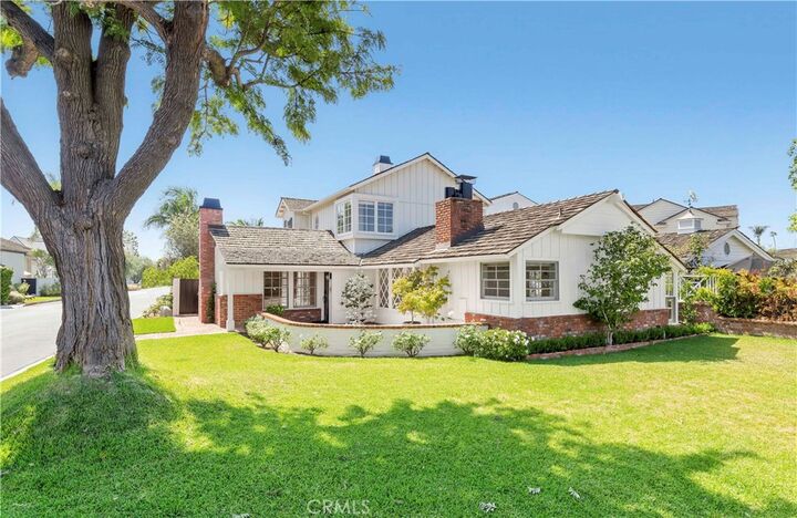 Property Photo:  2562 Vista Drive  CA 92663 