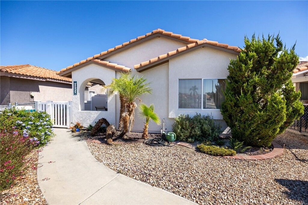 Property Photo:  1083 Sombra Way  CA 92582 