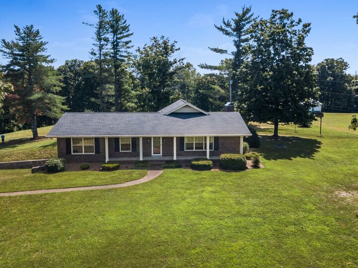 Property Photo: 4 Albert Fentress Rd TN 37073