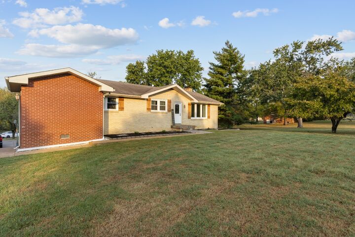 Property Photo: 147 Lake Terrace Dr TN 37075
