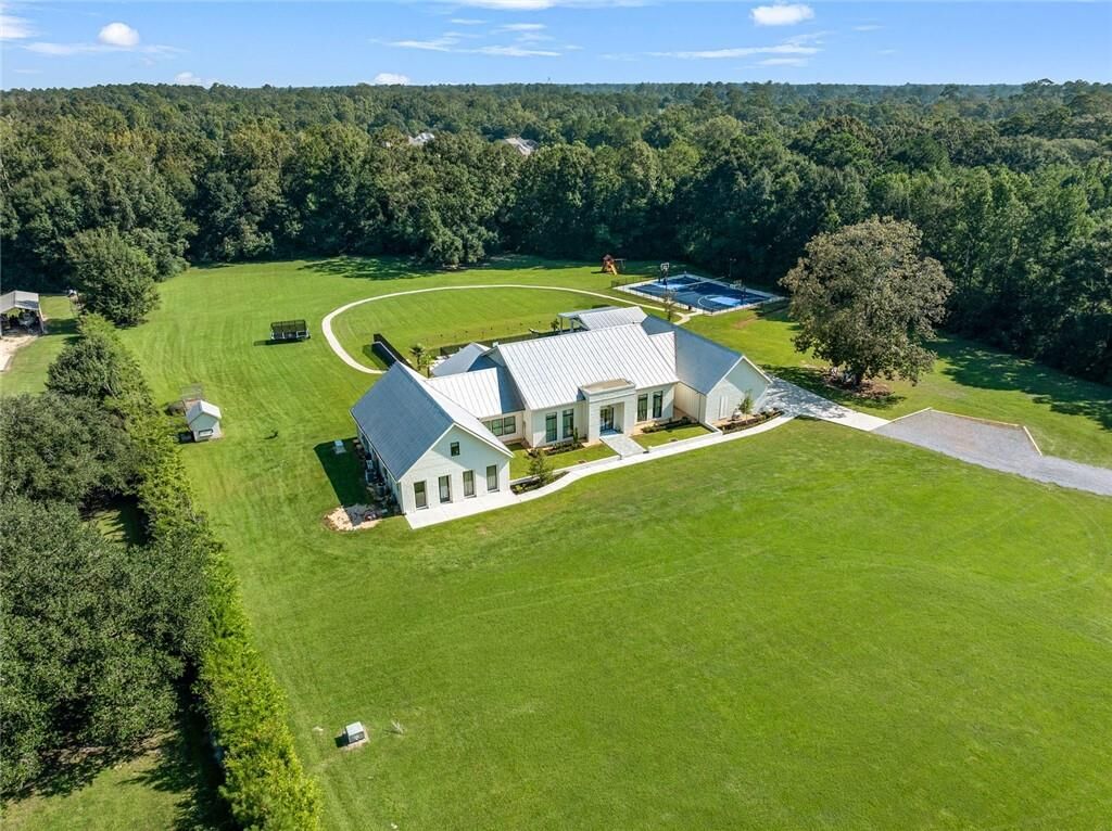 Property Photo:  230 Dummyline Road  LA 70447 