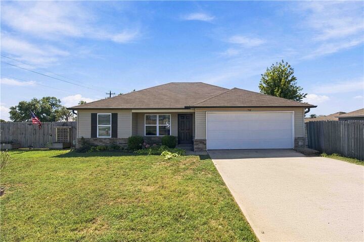 Property Photo:  701 NW 68th Avenue  AR 72713 