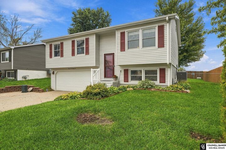 Property Photo:  2121 W Sandpiper Lane  NE 68528 