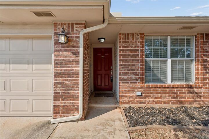 Property Photo:  713 Cavecreek Street  OK 73071 