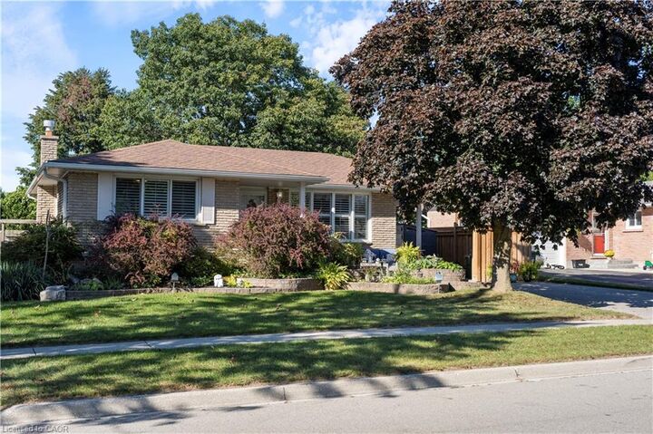 Property Photo: 91 Lynndale Road ON N3Y 4W9