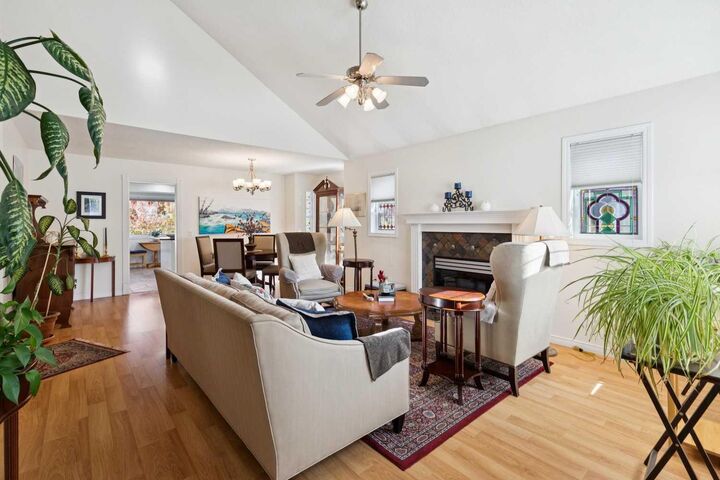 Property Photo: 44 Inglewood Landing SE AB T2G 5K5