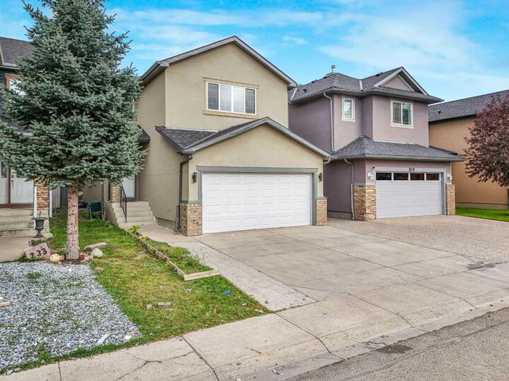 Property Photo:  237 Saddlecrest Way NE  AB T3J 5N2 