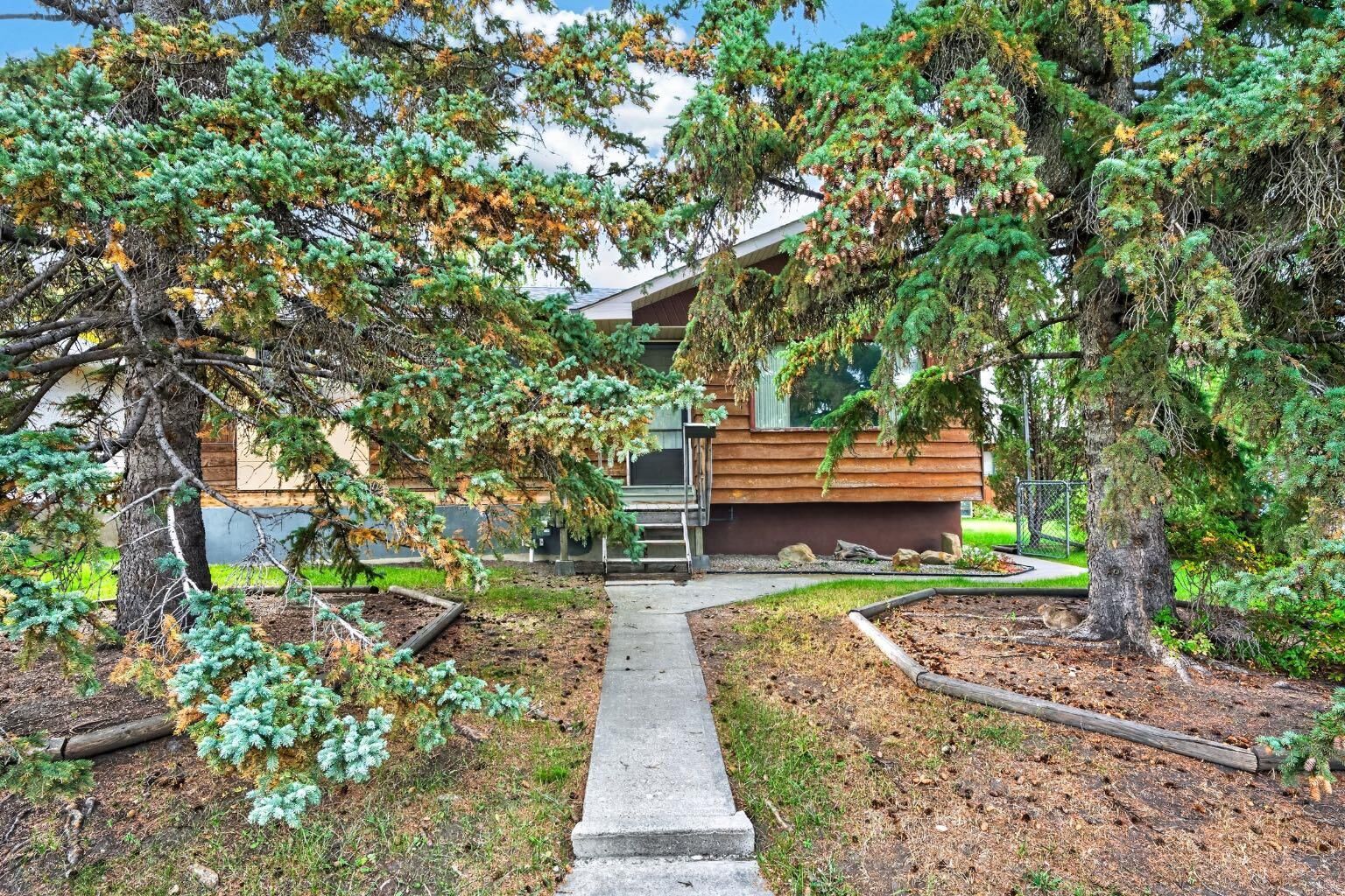 Property Photo:  3723 Bow Anne Road NW  AB T3B 2T7 