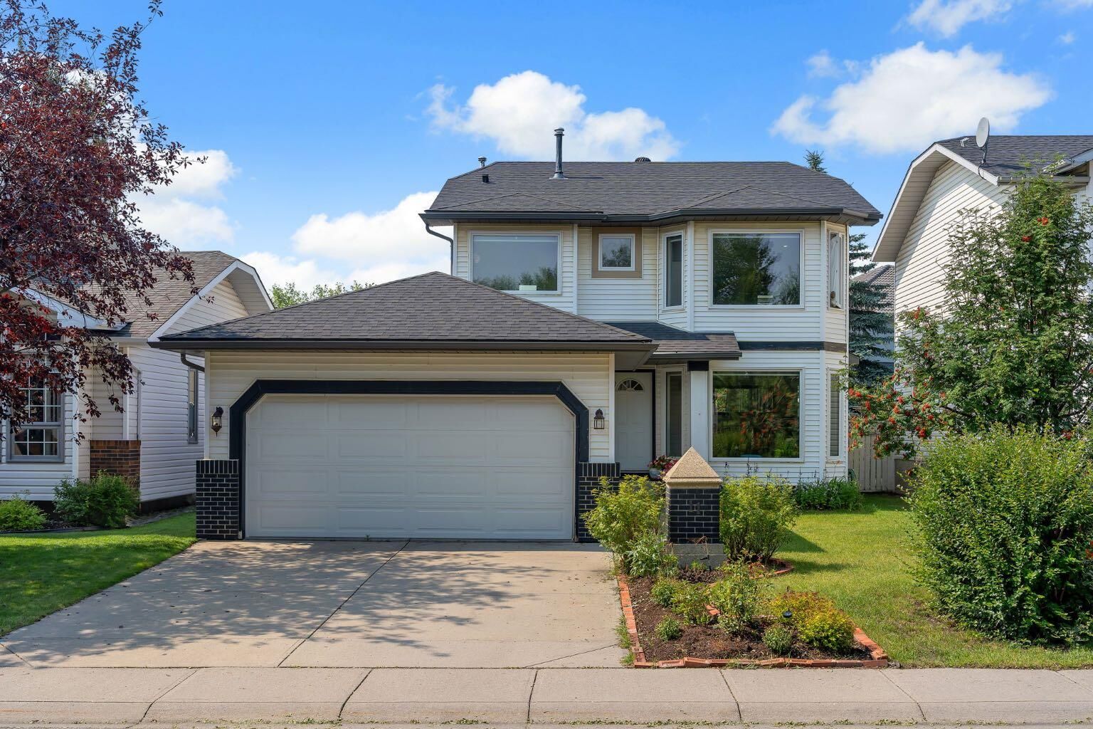 Property Photo: 11 Arbour Summit Close NW AB T3G 3W1