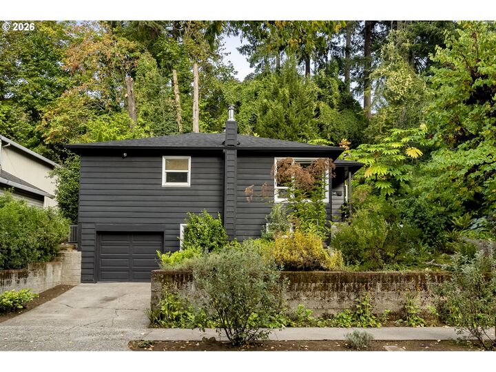 Property Photo: 904 NE 67th Ave OR 97213