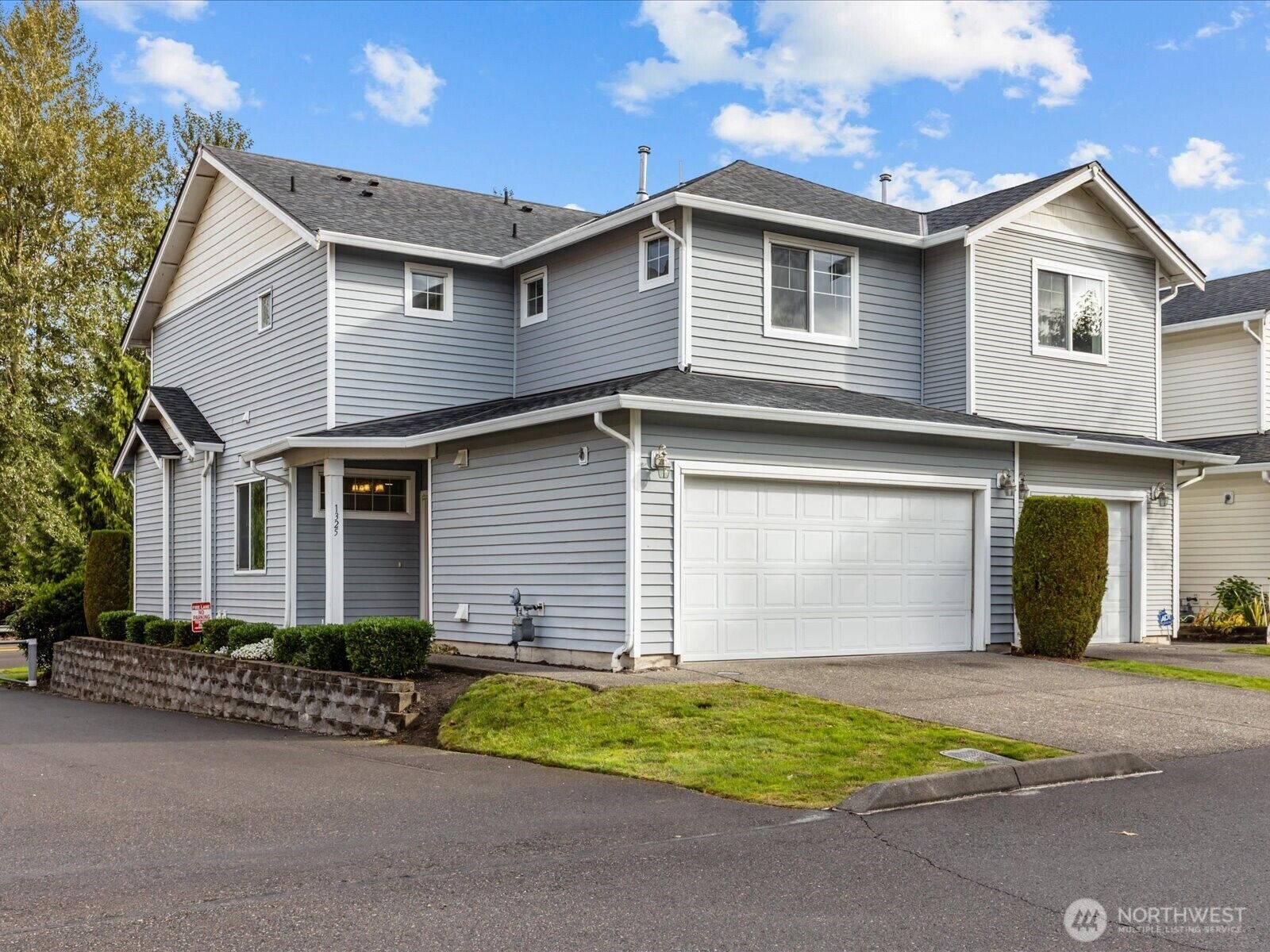 Property Photo: 1325 52nd Street NE WA 98002