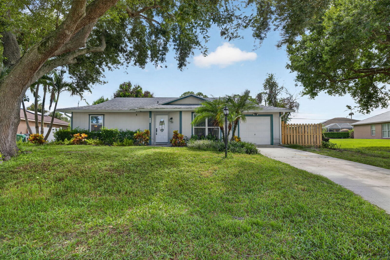 Property Photo:  872 SW Nichols Terrace  FL 34953 