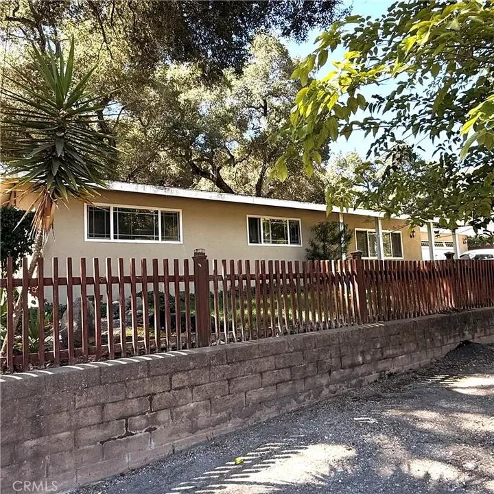 Property Photo: 42 12th CA 93446
