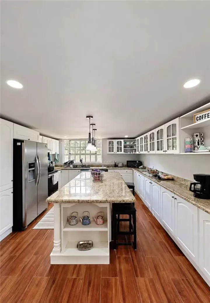 Property Photo: 29 Avenida El Roble CA 40504