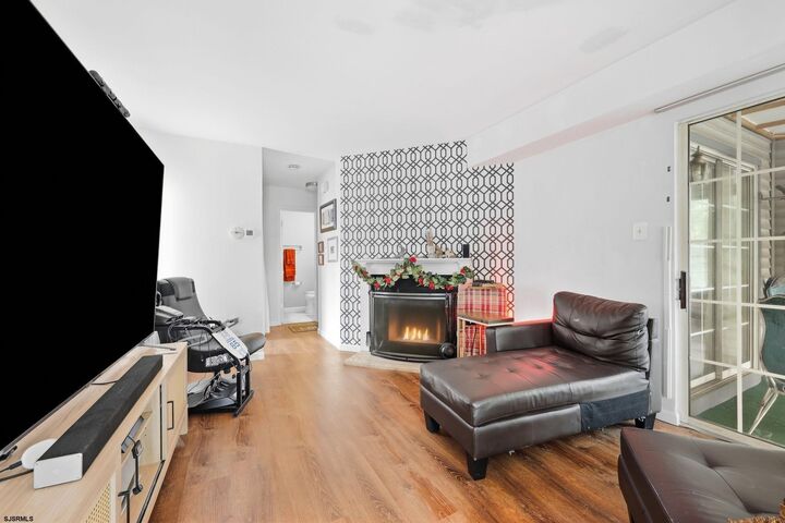 Property Photo: 18 Waterview Dr 18 NJ 08205